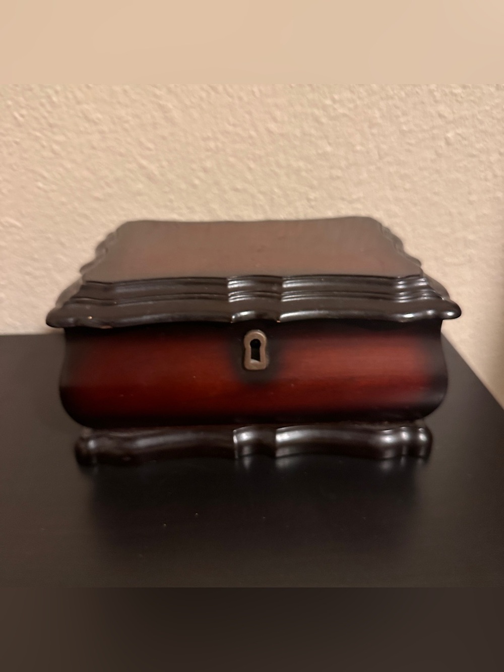 The Bombay Company 2000 Wooden Jewelry Box, no key